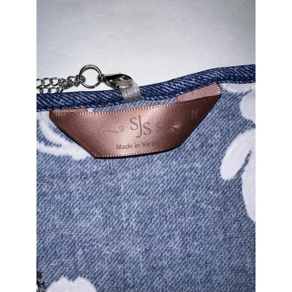 SJS Women’s Size Medium Dress Bell Sleeve Floral Stretch With Necklace - Picture 4 of 6